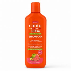 شامپو احیاکننده پوست سر Cantu Guava & Ginger (حاوی گواوا، زنجبیل، سرکه سیب و روغن درخت چای) – مناسب موهای فر و ویو – حجم ۴۰۰ میل